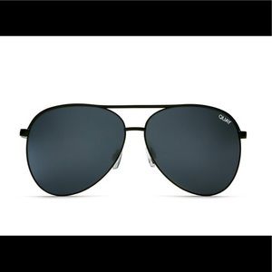 QUAY Vivienne Sunglasses-Black Aviators